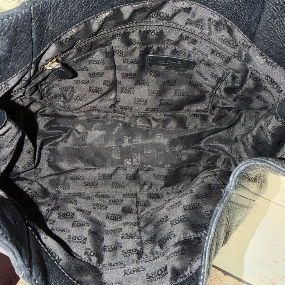 Michael Kors Shoulder Bag - Picture 3 of 5